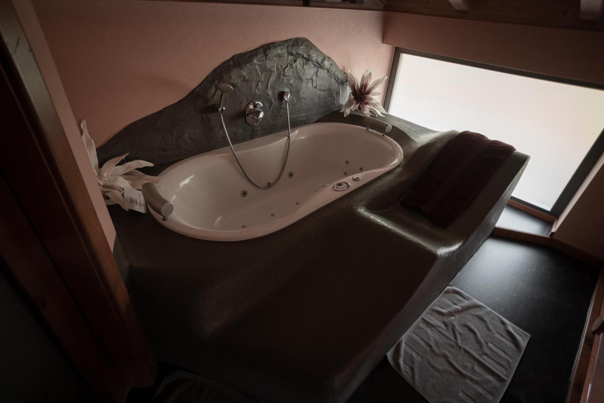 Stilvolles Mit Hauseigener Sauna & Whirlwanne Chalet *